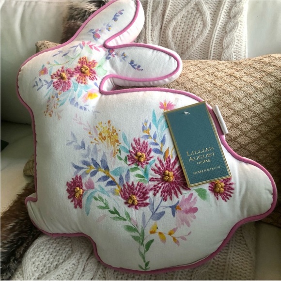 NWT! Easter Bunny 🐇Embroidery Spring Flowers Pillow - Picture 5 of 7
